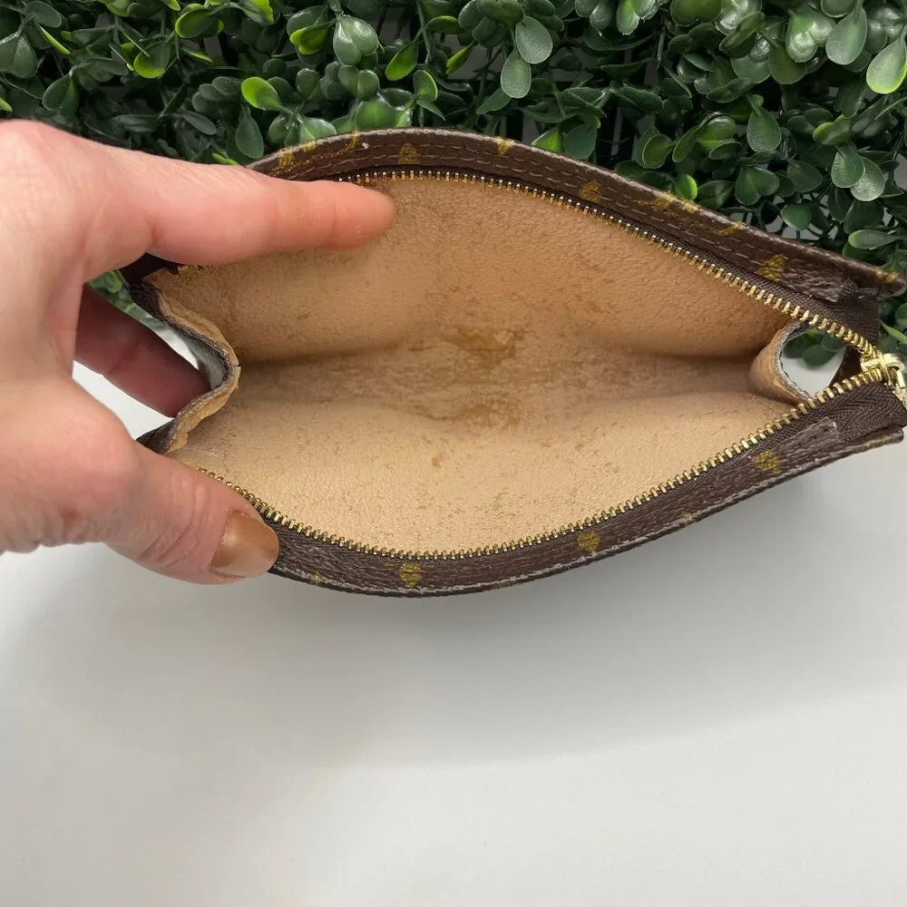 AUTHENTIC LOUIS VUITTON Monogram Bucket PM Accessory Pouch - Picture 7 of 14